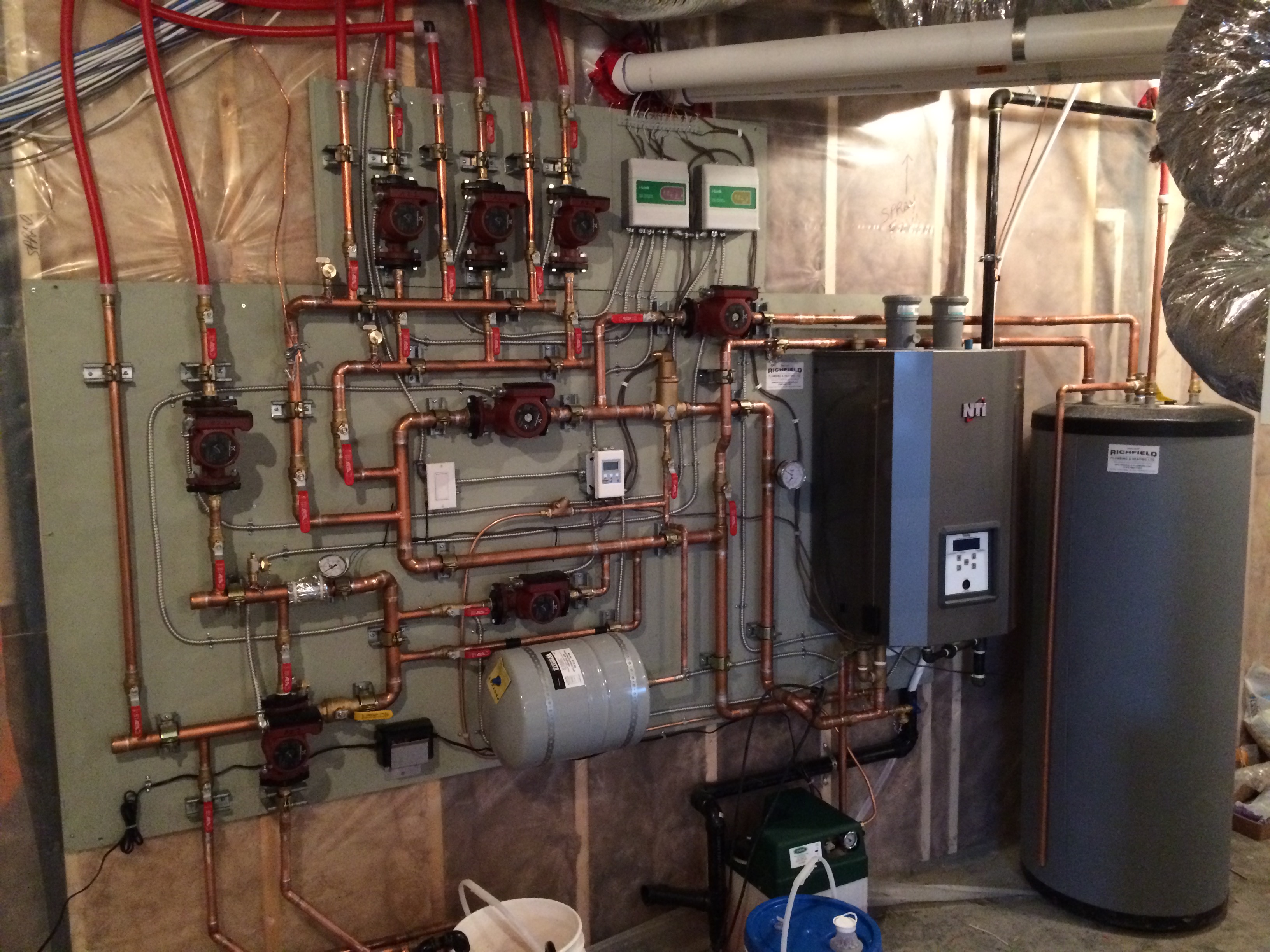 Boiler and hydronic heating installation