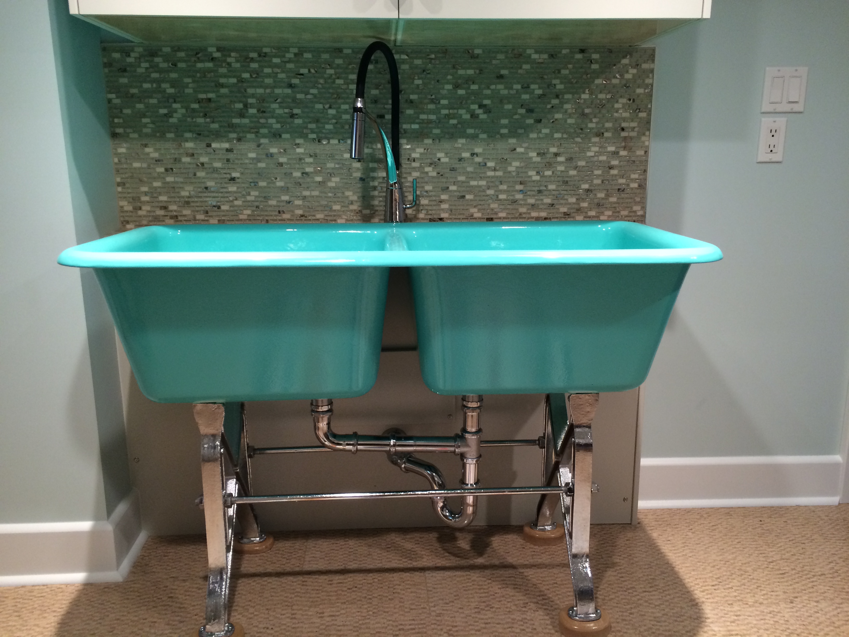 Laundry sink installation